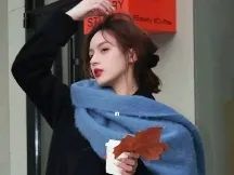 她直播哭诉被骗感情，其实早已是第三者？吃瓜群qq群免费带你揭开真相！