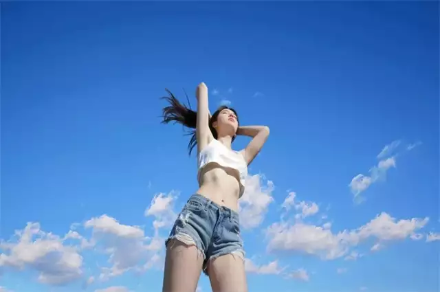 吃瓜群：如果你错过了下午3点的爆料，那你真的白上网了。